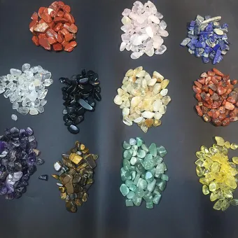 TẠI SAO ĐÁ THẠCH ANH LẠI CÓ NHIỀU MÀU SẮC và CÓ PHẢI LÀ ĐÁ TỰ NHIÊN KHÔNG?