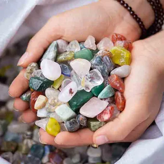 Đá Thạch Anh Vụn Ngũ Sắc - Rải Nền Nhà, Đổ Móng, Rải Mộ Phần