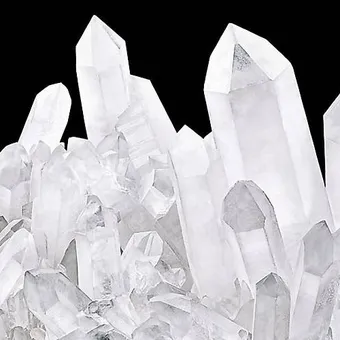 Sử dụng đá thạch anh trong phong thuỷ cần lưu ý những gì