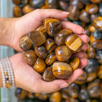 SỎI THẠCH ANH MẮT HỔ - M25021