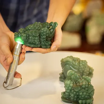 Cóc Ngậm Tiền Màu Xanh | Thiềm Thừ (Cóc 3 Chân, Cóc Ngậm Tiền) Thạch Anh Xanh - M1363