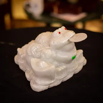 Thiềm Thừ (Cóc 3 Chân, Cóc Ngậm Tiền) Ngọc Marble Trắng Tự Nhiên 12,4kg - M20152