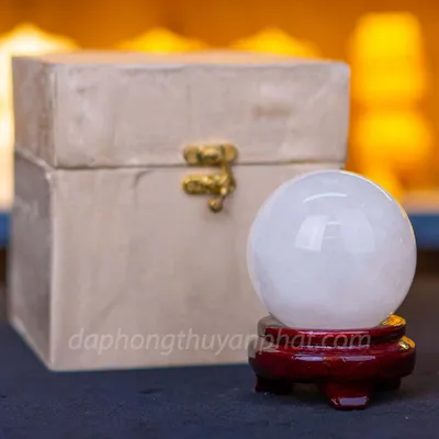 Quả Cầu Phong Thủy Đá Thạch Anh Trắng 0.67kg - 8cm M060619