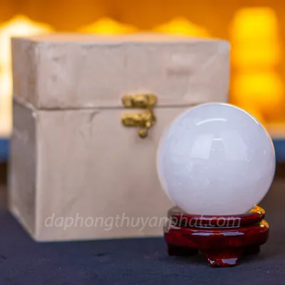 Quả Cầu Phong Thủy Đá Thạch Anh Trắng 0,81kg - 8,5cm M060620