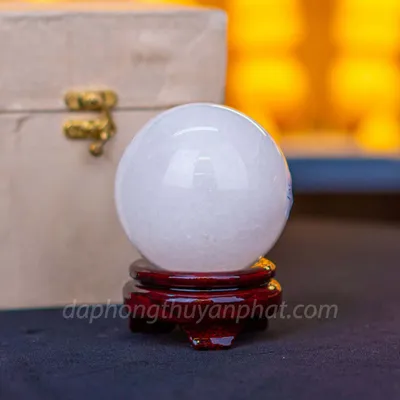 Quả Cầu Phong Thủy Đá Thạch Anh Trắng 0,81kg - 8,5cm M060620