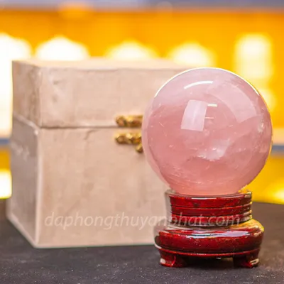 Quả Cầu Phong Thuỷ Thạch Anh Hồng 1.56kg - M23815