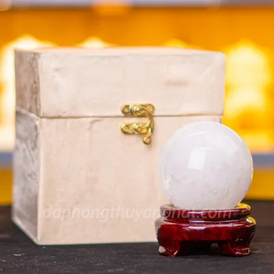 Qủa Cầu Phong Thủy Đá Thạch Anh Trắng 0,55kg - 7cm - M06067