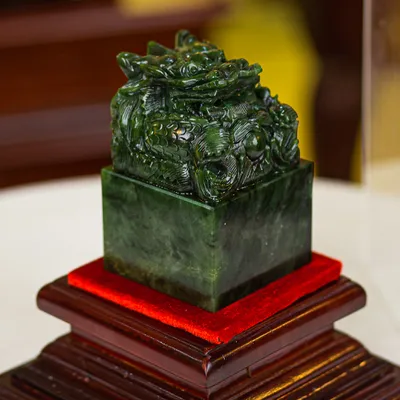 Ấn Rồng Phong Thuỷ Ngọc Nephrite (Ngọc Bích) 2Kg - M08502