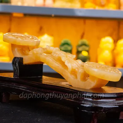 Gậy như ý bằng ngọc Hoàng Long Vàng 30cm - M2501