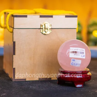 Quả Cầu Phong Thủy Đá Thạch Anh hồng 0.57kg - 7.5cm - M1479
