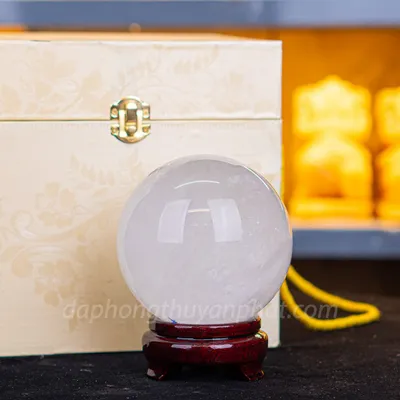 Qủa Cầu Phong Thuỷ Đá Thạch Anh Trắng 1.7kg - 10.5cm M26074