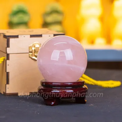 Quả Cầu Thạch Anh Hồng 0,65kg - 7,8cm - M0573