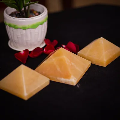 Kim Tự Tháp Phong Thuỷ Ngọc Hoàng Long - M1848