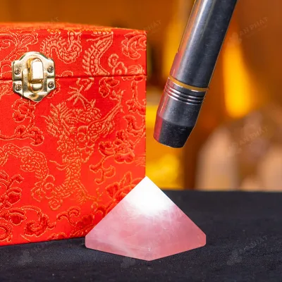 Kim Tự Tháp Phong Thủy Thạch Anh Hồng - 0,12kg - M2918012