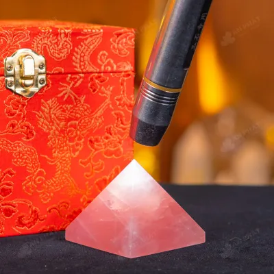 Kim Tự Tháp Phong Thủy Thạch Anh Hồng - 0,19kg - M2918019