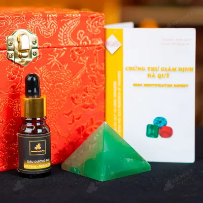 Kim Tự Tháp Phong Thủy Thạch Anh Xanh - 0,11kg - M2921011
