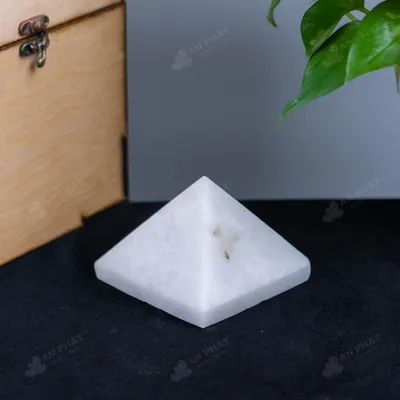 Kim Tự Tháp Phong Thủy Thạch Anh Trắng - 0,92kg - M2630092