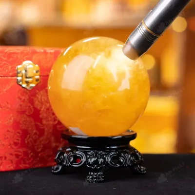 Quả Cầu Phong Thủy Canxit Vàng - 1,5kg - M290615