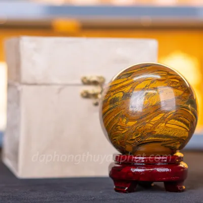 Quả Cầu Phong Thủy Màu Đỏ Đá Mắt Hổ M039010 1.38Kg - 9.5cm