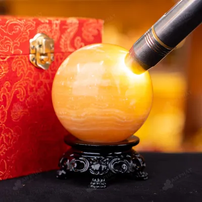 Quả Cầu Đá Phong Thủy Hoàng Long (Onyx) Vàng - 0,69kg - M1836069