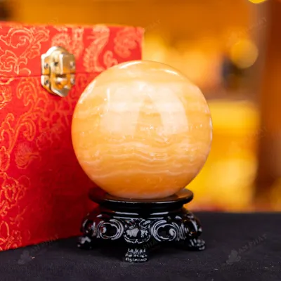 Quả Cầu Đá Phong Thủy Hoàng Long (Onyx) Vàng - 0,69kg - M1836069