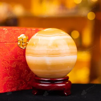 Quả Cầu Đá Phong Thủy Hoàng Long (Onyx) Vàng - 1,4kg - M1836143