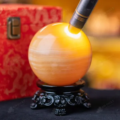 Quả Cầu Đá Phong Thủy Hoàng Long (Onyx) Vàng - 1,4kg - M183614