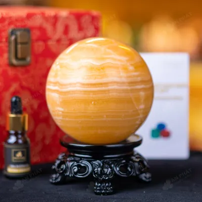 Quả Cầu Đá Phong Thủy Hoàng Long (Onyx) Vàng - 1,42kg - M1836142