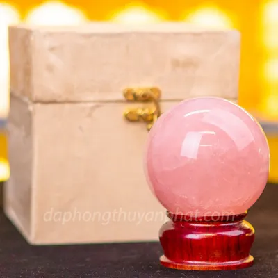 Quả Cầu Phong Thủy Đá Thạch Anh Hồng 0,82kg - 8,3cm - M23819