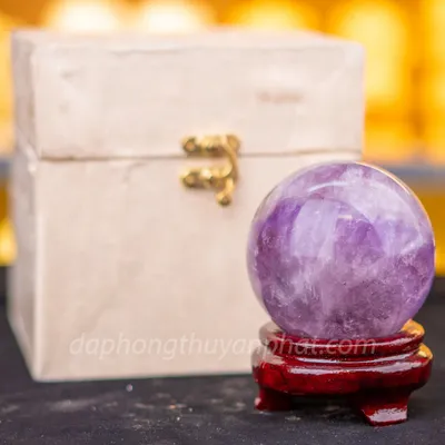 Quả Cầu Phong Thủy Đá Thạch Anh Tím - 0,71kg - 8cm M25989