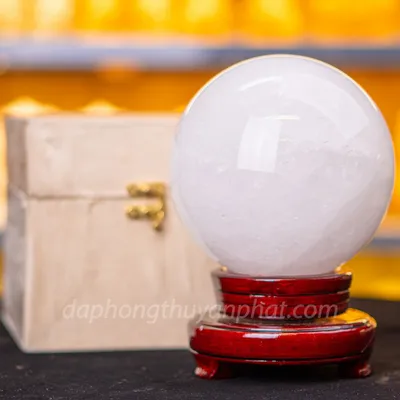 Qủa Cầu Phong Thủy Đá Thạch Anh Trắng - 3,65kg - 13cm - M060616
