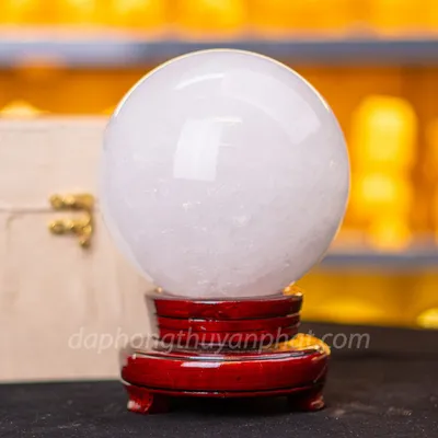Qủa Cầu Phong Thủy Đá Thạch Anh Trắng - 3,65kg - 13cm - M060616