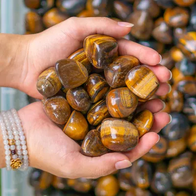 SỎI THẠCH ANH MẮT HỔ - M25021