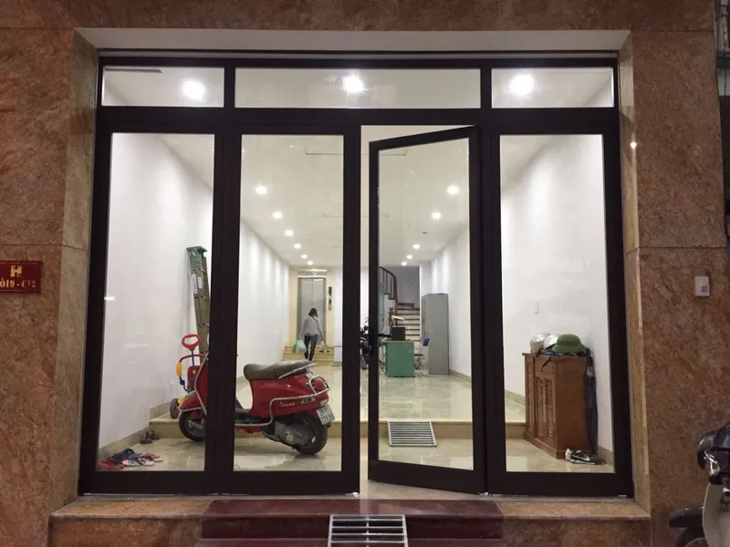 Cửa đi  nhôm  Xingfa mở quay