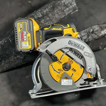 Máy cưa đĩa cầm tay 20V/60V Flexvolt Dewalt DCS573N-KR