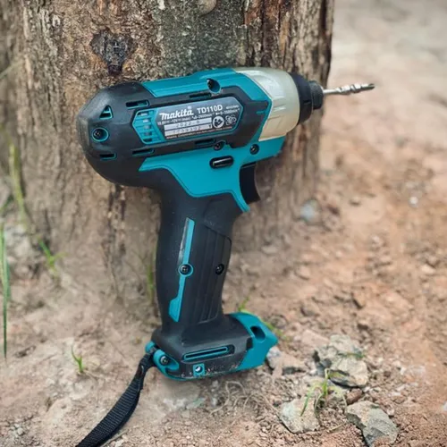 Máy bắt vít dùng pin 12V Makita TD110DZ