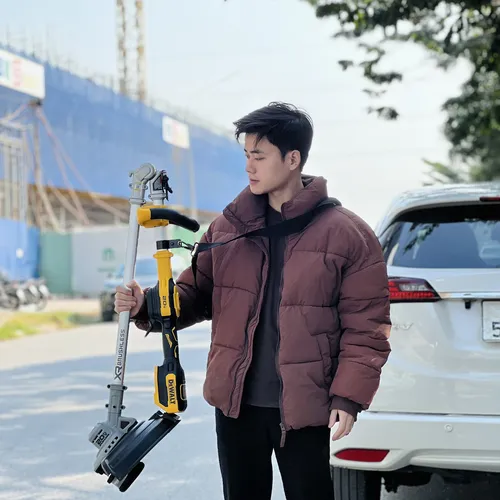 Máy cắt cỏ cầm tay 20V Dewalt DCMST561N-B1