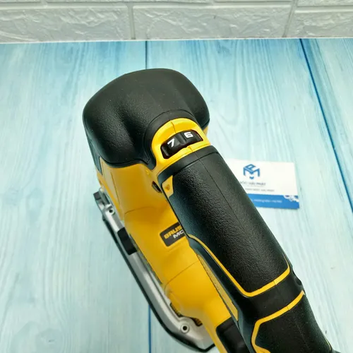 Máy cưa lọng cầm tay 20v Dewalt DCS334 