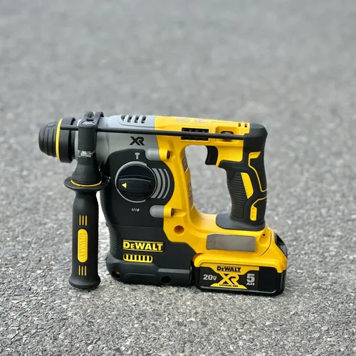 Máy khoan bê tông cầm tay 18V Dewalt DCH273B