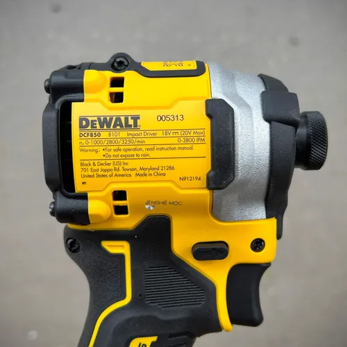 Máy bắt vít dùng pin 18V Dewalt DCF850