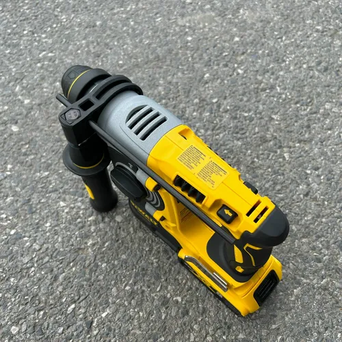 Máy khoan bê tông cầm tay 18V Dewalt DCH273B