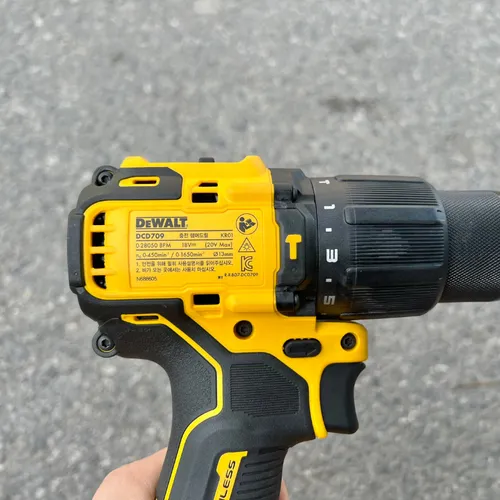 Combo máy khoan dùng pin 18v Dewalt DCD709D2