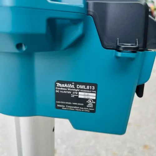 Đèn công trường dùng pin (18v/14.4v) Makita DML813