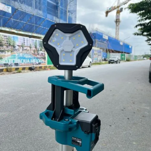 Đèn công trường dùng pin (18v/14.4v) Makita DML813