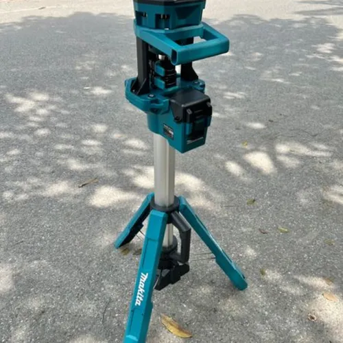 Đèn công trường dùng pin (18v/14.4v) Makita DML813