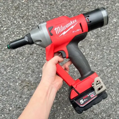Máy bắn đinh rút Milwaukee M18 FRT