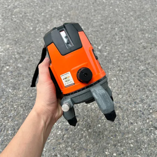 Máy cân mực 5 tia SFUNPRO SF 6605CG (tia xanh)