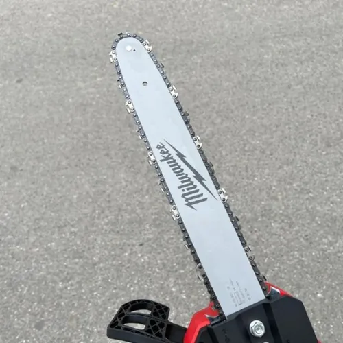Máy cưa xích Milwaukee M18 FCHS