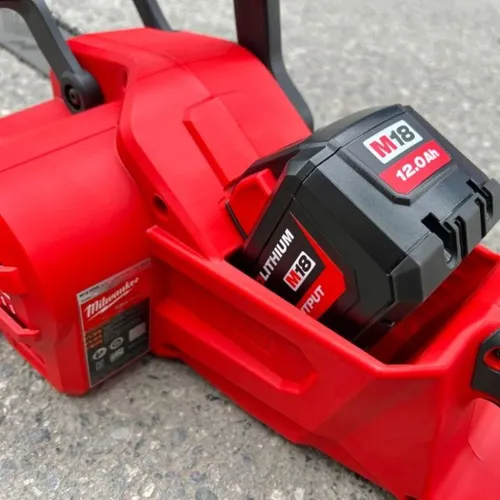Máy cưa xích Milwaukee M18 FCHS