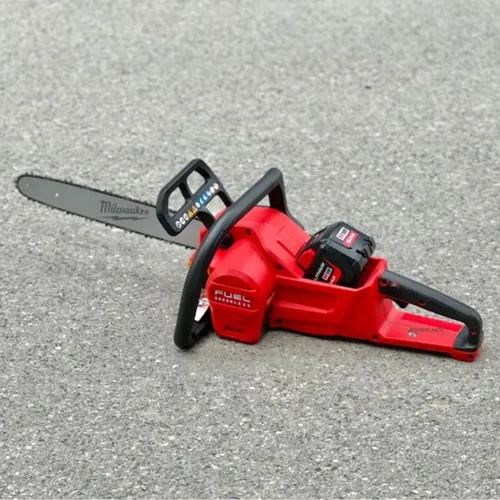 Máy cưa xích Milwaukee M18 FCHS